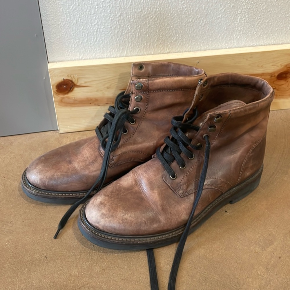 Men’s FRYE leather boot size 10